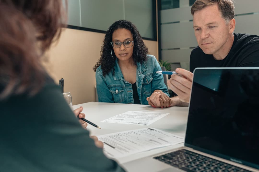 Service team reviewing completed, cancelled, and rescheduled appointments in a customer record