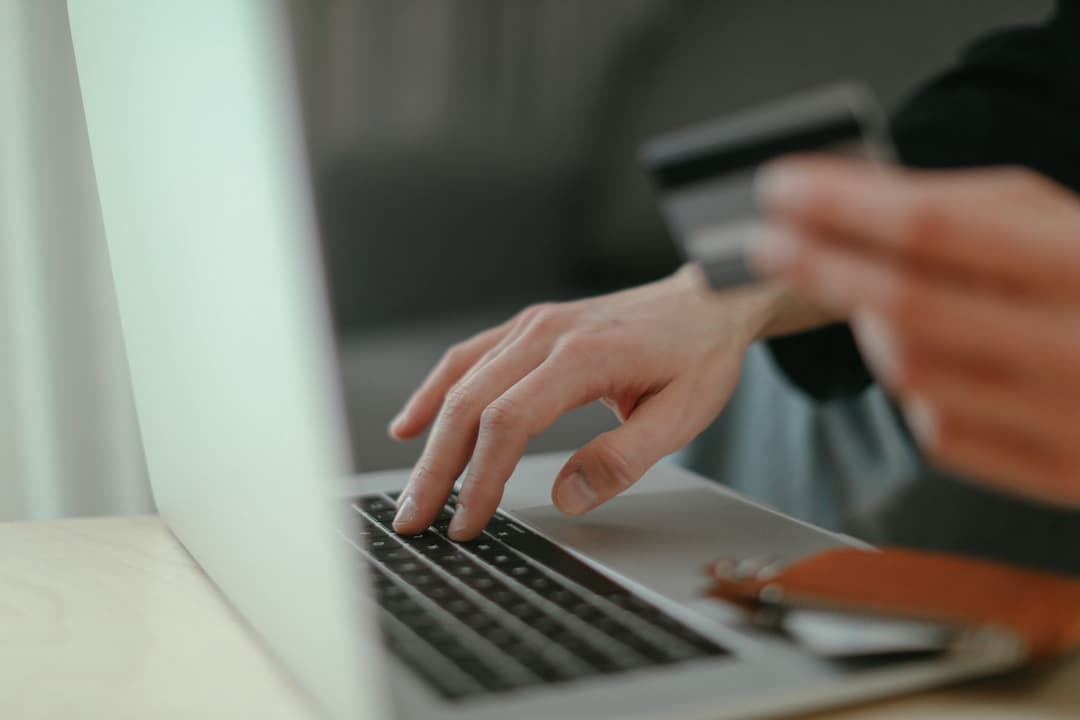 Software dashboard separating expenses from procurement records